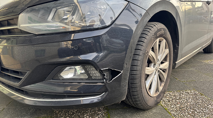 Auto vorne Schaden an der Heckstange - Wenigmann klärt